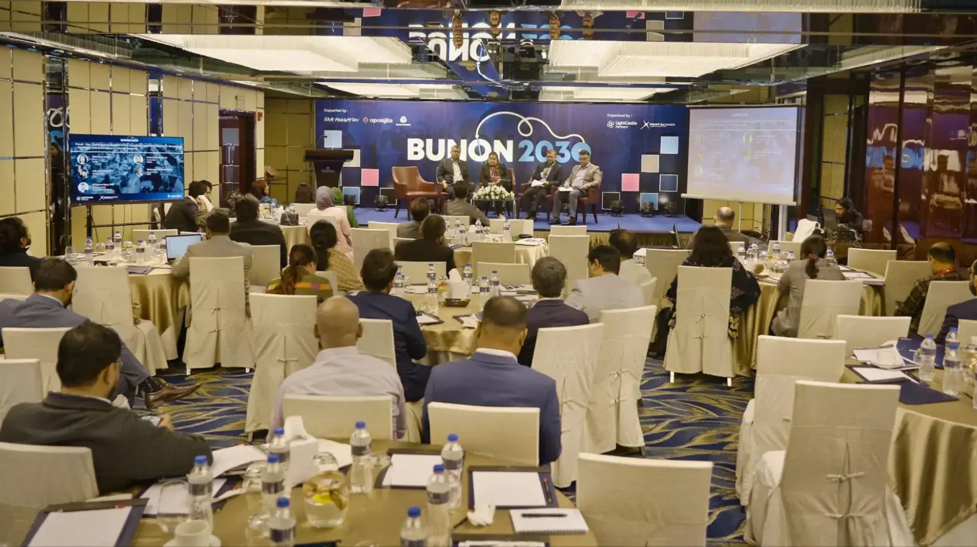 Discussion during the inaugural event for Bunon 2030 