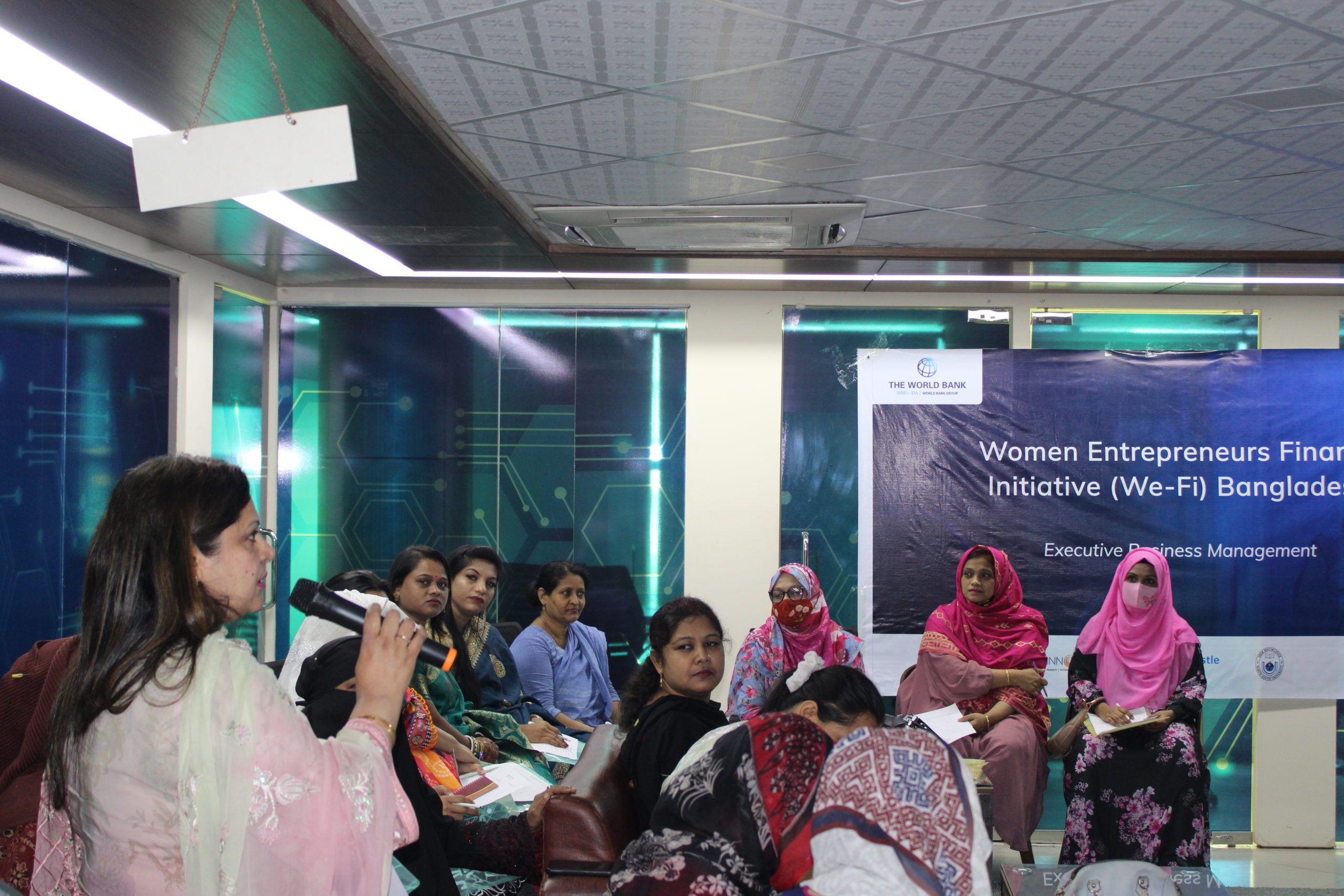 LightCastle conducted a workshop on 'Executive Business Management' and 'Masterclass Business Pitch'