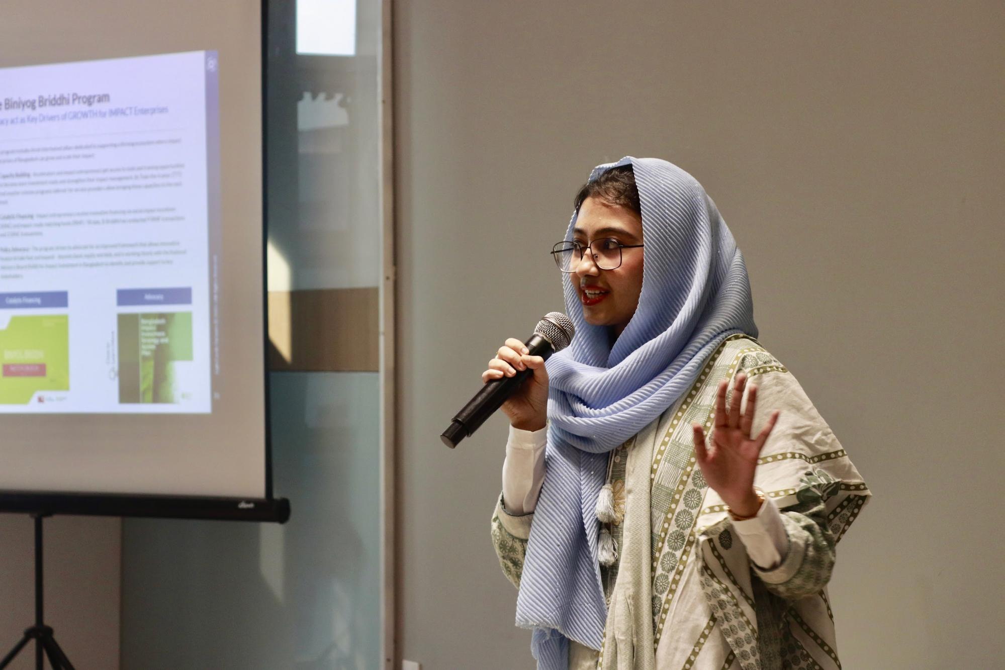 Nuzhat Naoshin hosting the quiz competition 